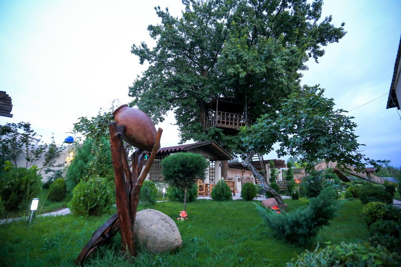 Garden Hotel Kutaisi Exterior photo