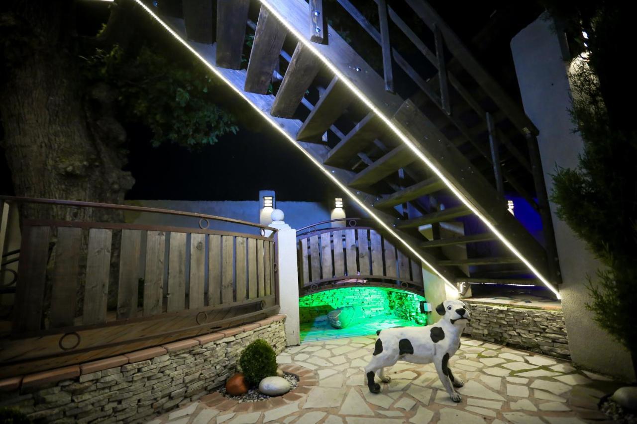 Garden Hotel Kutaisi Exterior photo